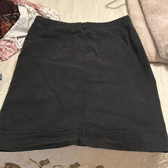 Jade Mackenzie ladies black color skirt 36 waist 26 long - Picture 4 of 4